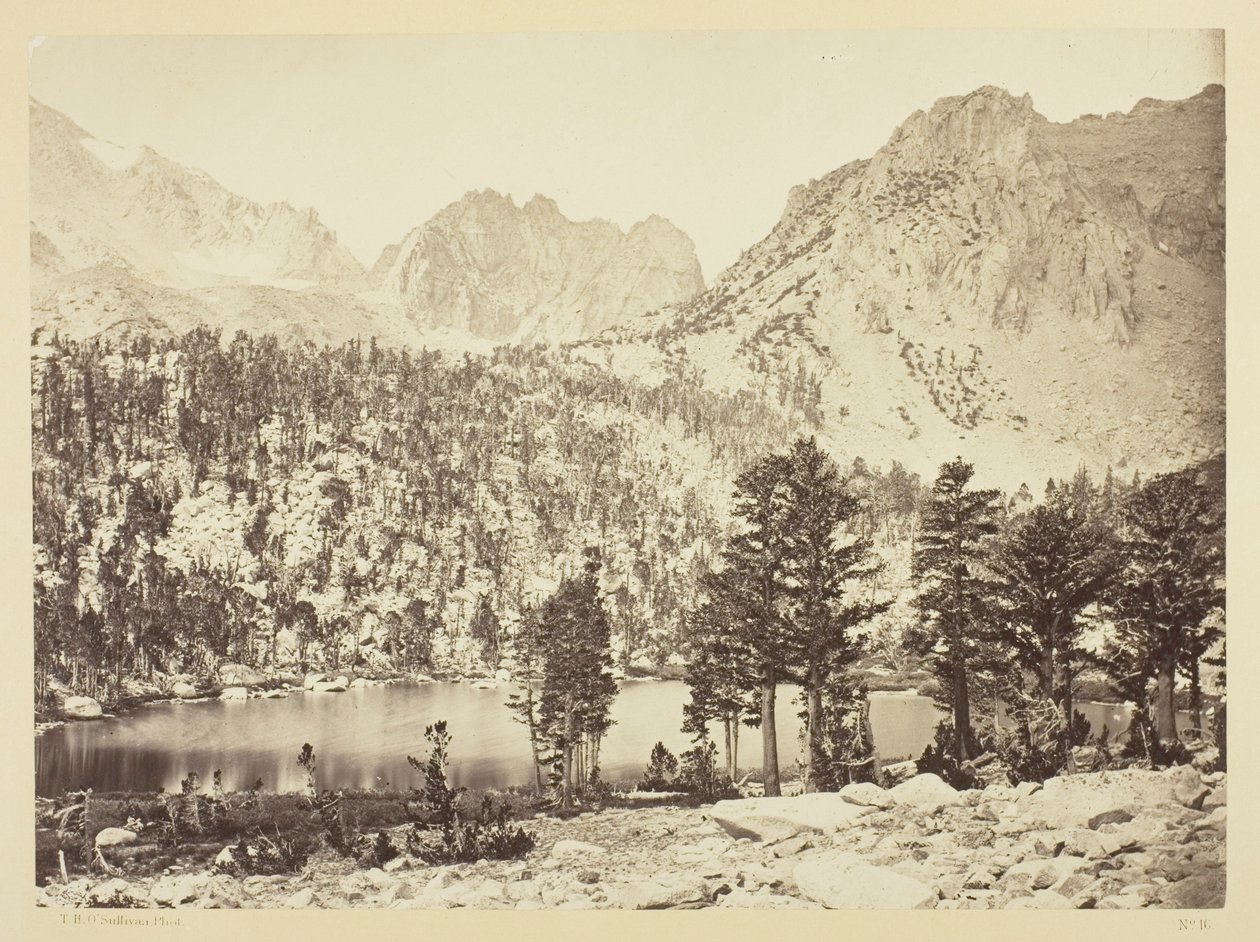 Alpensee, in der Sierra Nevada, Kalifornien von Timothy O