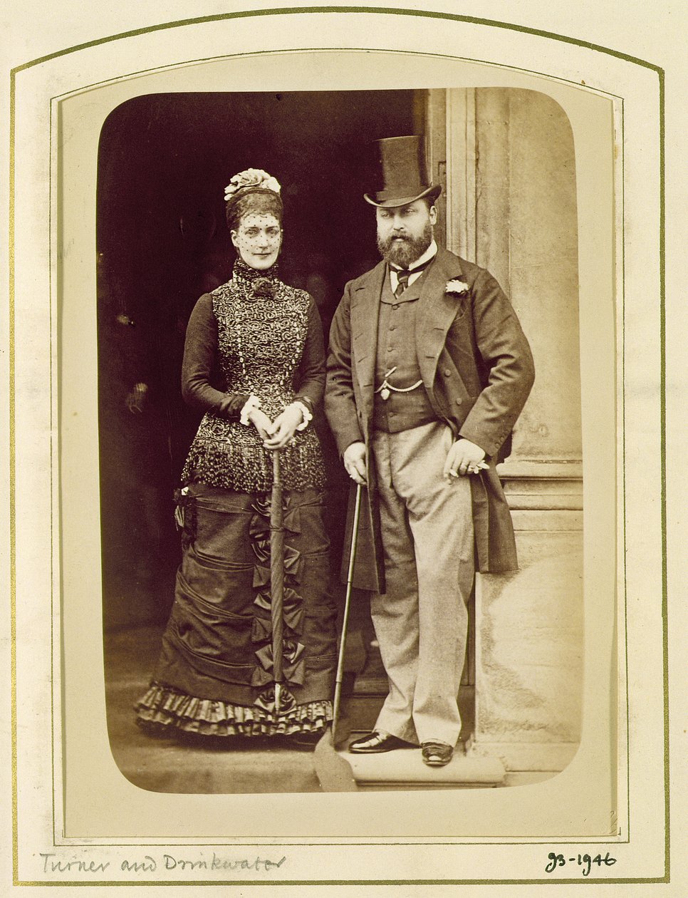 Porträt von König Edward VII (1841-1910) und seiner Frau, Königin Alexandra (1844-1925) (Sepia-Foto) von Turner and Drinkwater