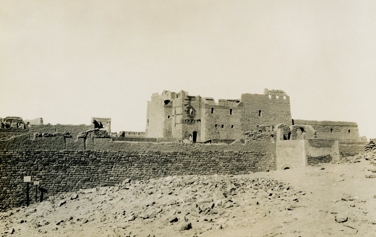Kloster St. Simeon, von außen von Osten gesehen, Assuan, Ägypten, Fotografie von Ugo Monneret de Villard von Ugo Monneret de Villard