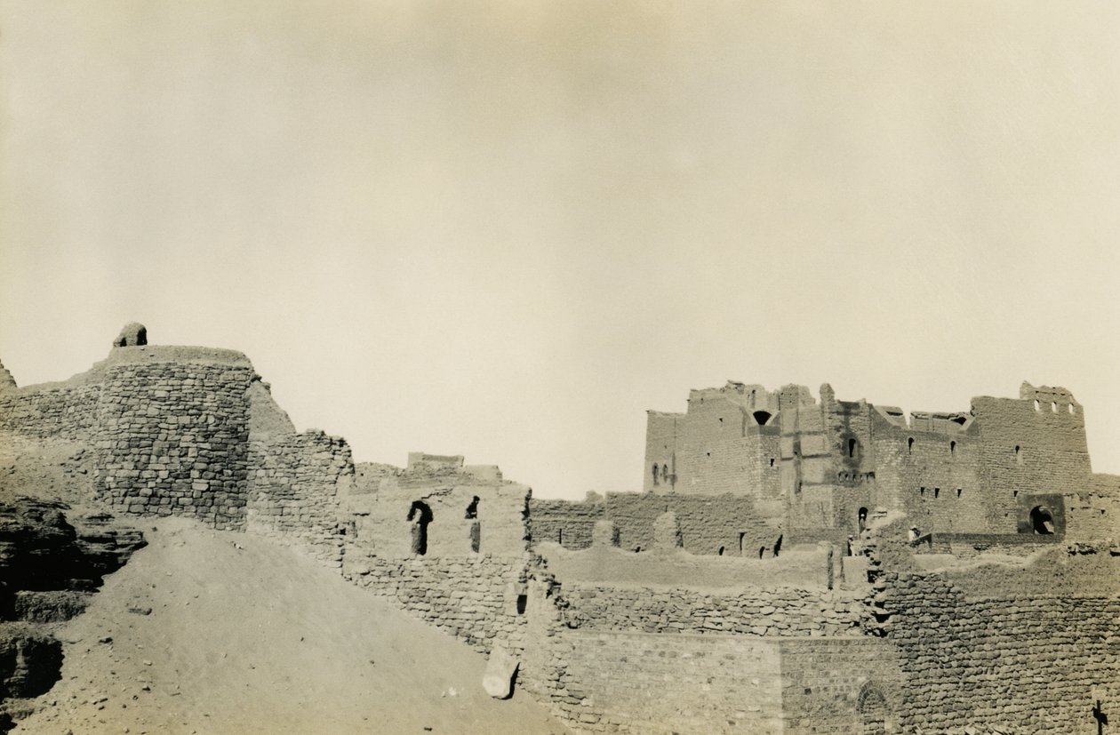 Kloster St. Simeon, von Südosten gesehen, Assuan, Ägypten, Fotografie von Ugo Monneret de Villard von Ugo Monneret de Villard