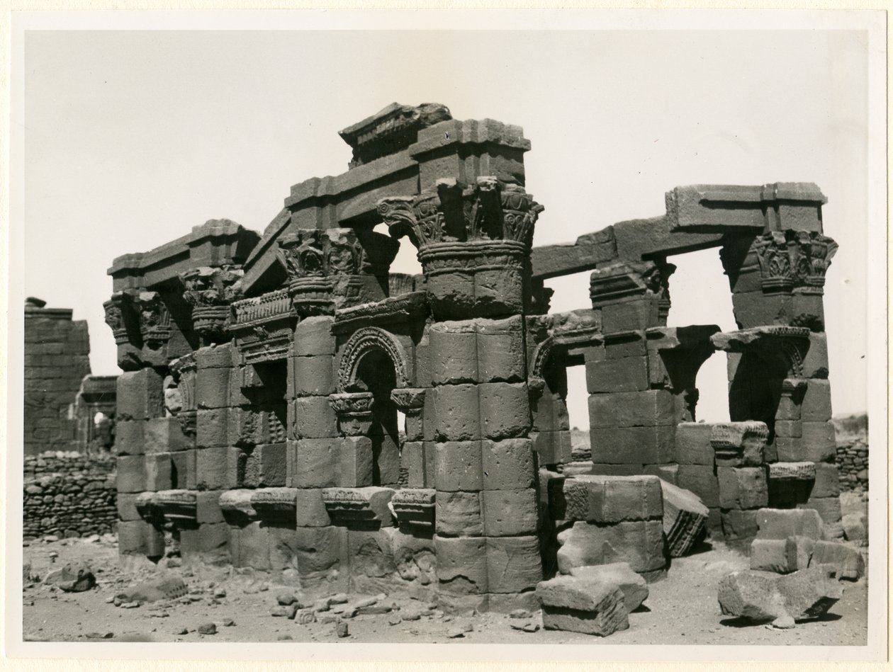 Römischer Kiosk, Naqa, Sudan, Fotografie von Ugo Monneret de Villard von Ugo Monneret de Villard