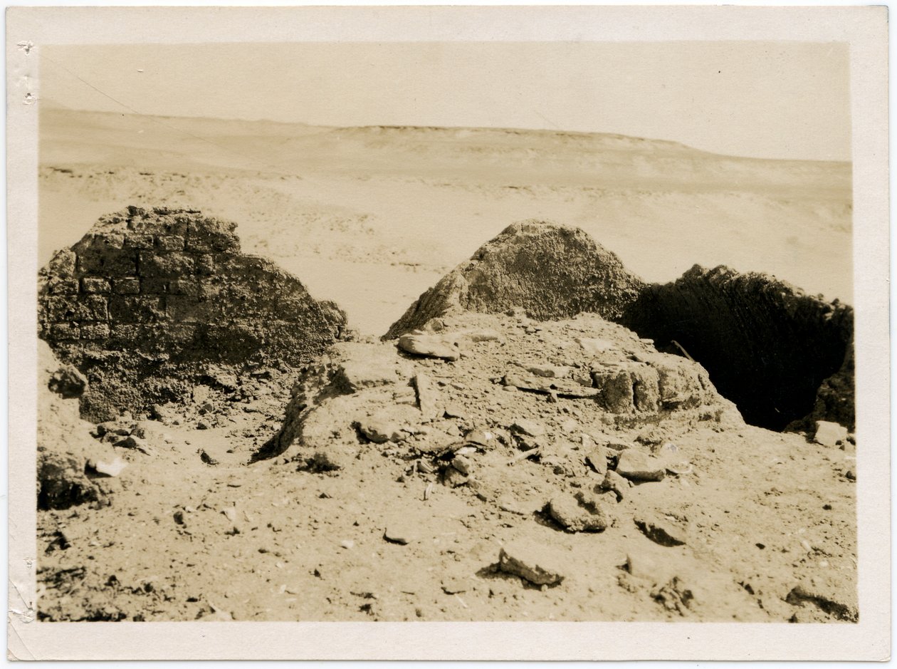 Gräber in der Nekropole, Kloster St. Simeon, Assuan, Ägypten, Fotografie von Ugo Monneret de Villard von Ugo Monneret de Villard