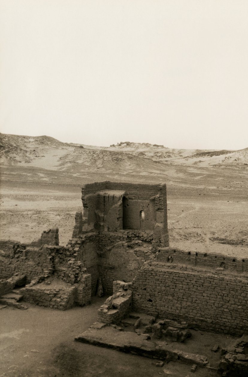 Westlicher Turm des Klosters St. Simeon, Assuan, Ägypten von Ugo Monneret de Villard