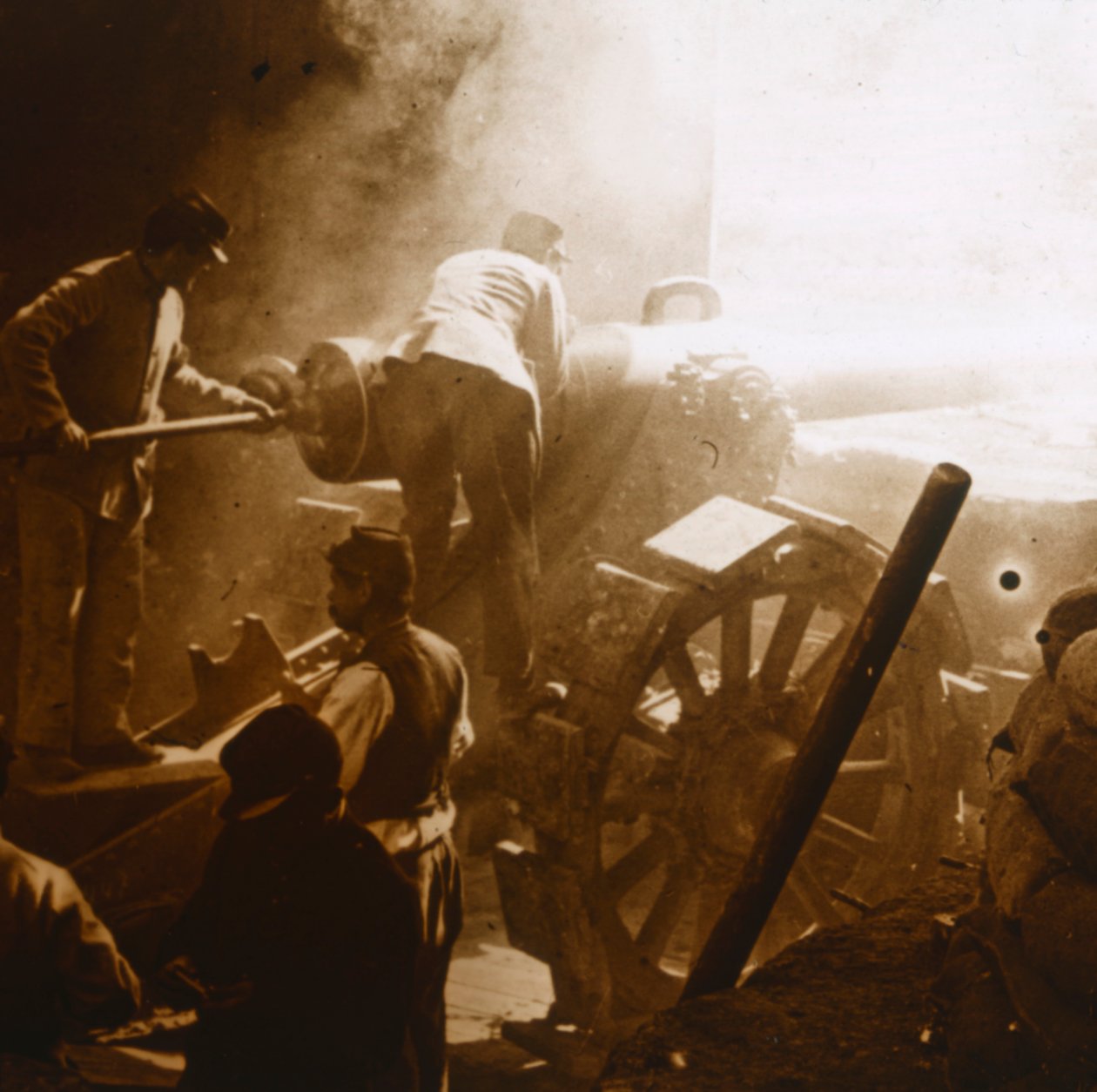155 Kanonen im Einsatz, Arras, Nordfrankreich, 1915 von Unbekannt