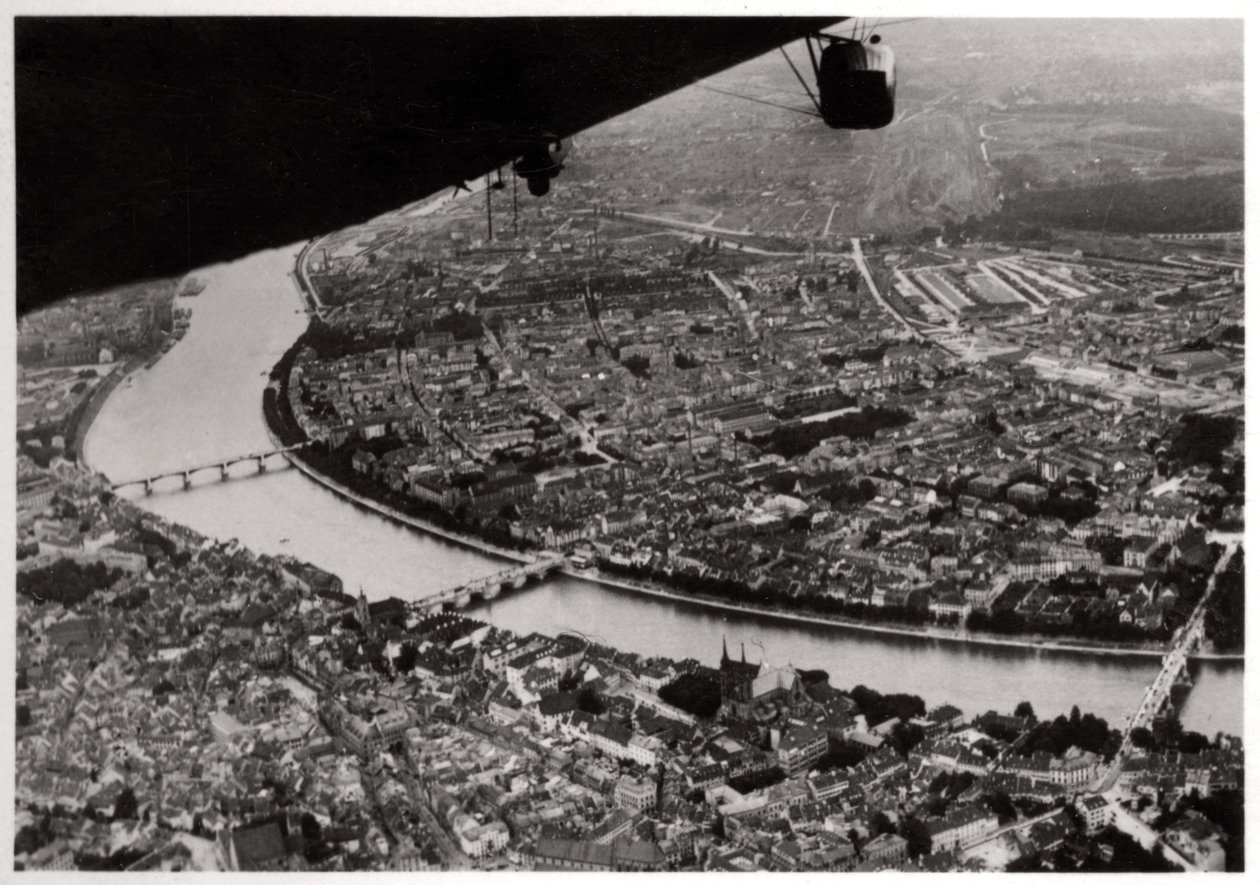 Luftaufnahme von Basel, Schweiz, aus einem Zeppelin, 1928-1933 von Unbekannt