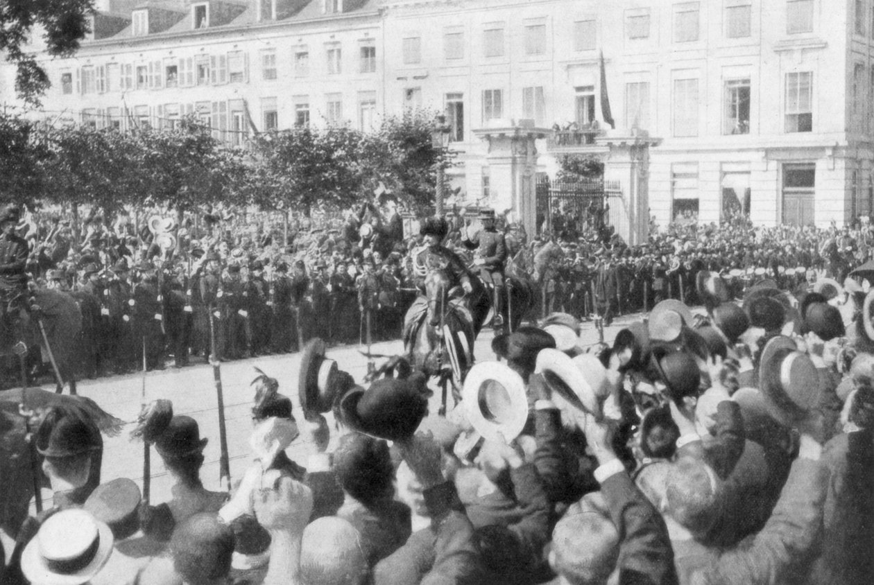 Albert I. von Belgien auf dem Weg zum Parlament, 1914 von Unbekannt
