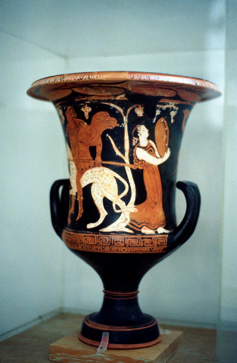 Antike griechische Vase mit roter Figurenverzierung, einschließlich einer Tänzerin, 5. Jahrhundert v. Chr. von Unbekannt