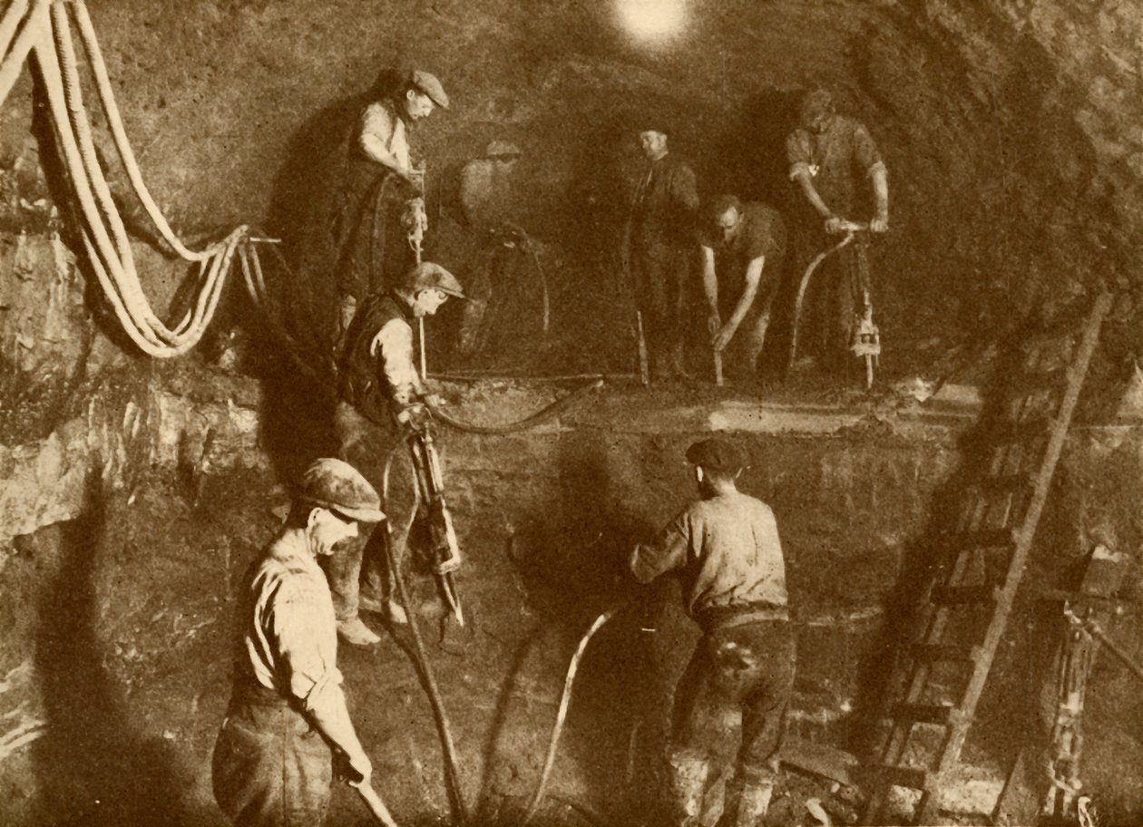 Bei der Arbeit am neuen Mersey-Tunnel, ca. 1930 von Unbekannt