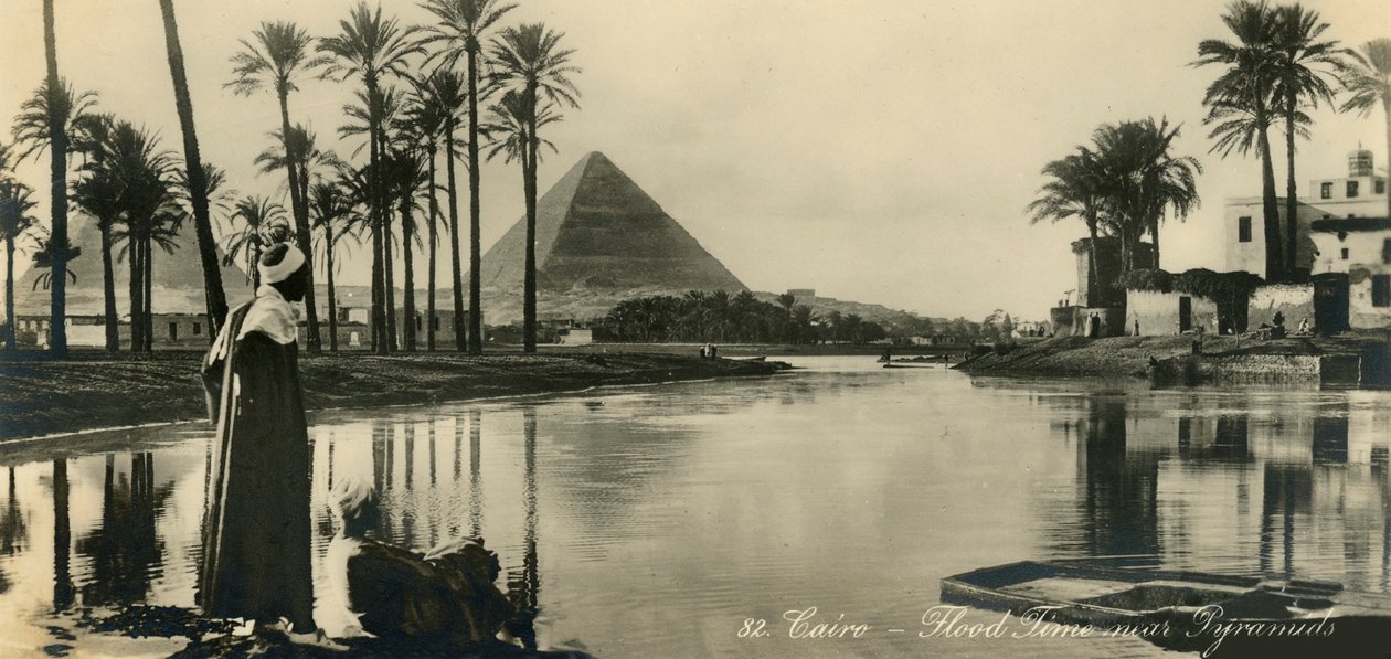 Kairo - Hochwasserzeit in der Nähe der Pyramiden, ca. 1918-1939 von Unbekannt
