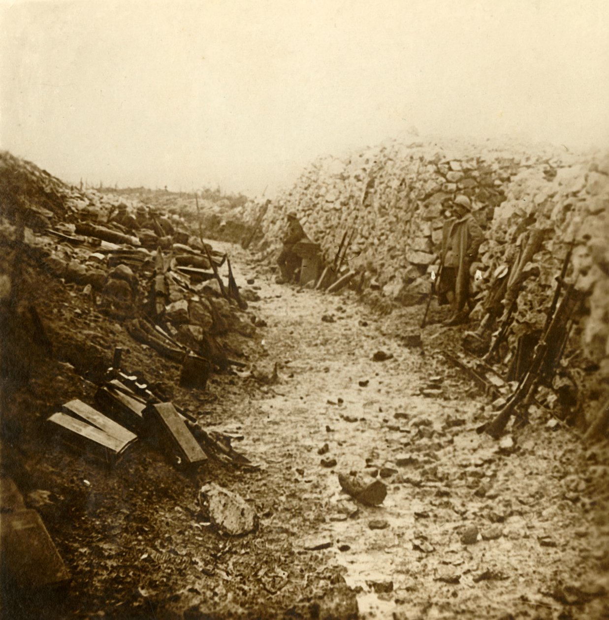 Zentraler Telefonposten in Froideterre, Verdun, Nordfrankreich, um 1916 von Unbekannt