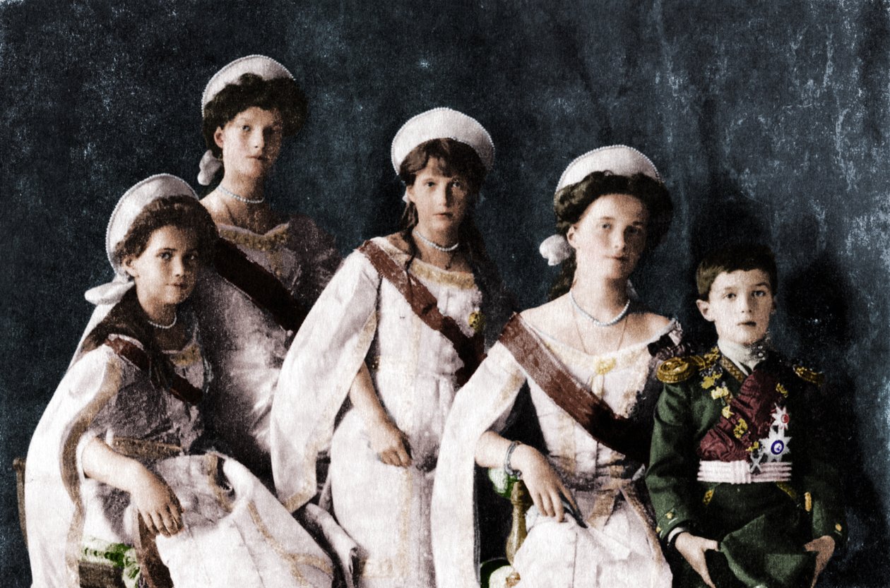 Kinder von Zar Nikolaus II. von Russland, um 1910 von Unbekannt