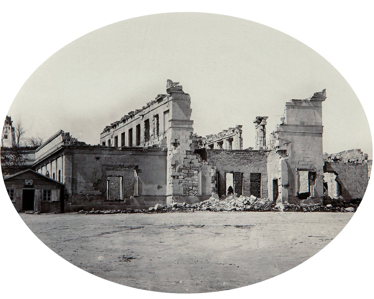 Beschädigtes Gebäude in Sewastopol nach dem Krimkrieg, Krim, 1850er von Unbekannt