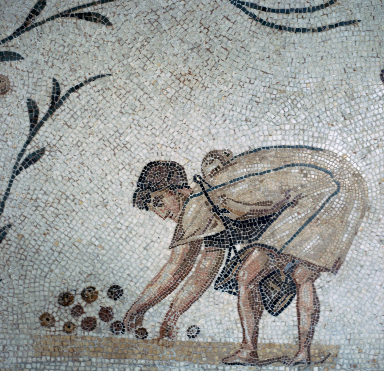 Detail eines römischen Mosaiks, das Obsternte zeigt, 2. Jahrhundert von Unbekannt