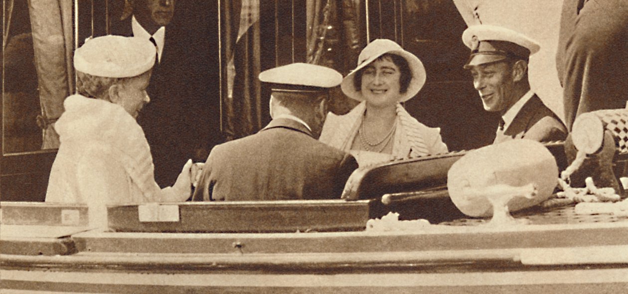 Familienwitz - Verlassen der königlichen Yacht Albert und Victoria in Cowes, ca. 1935-1937 von Unbekannt