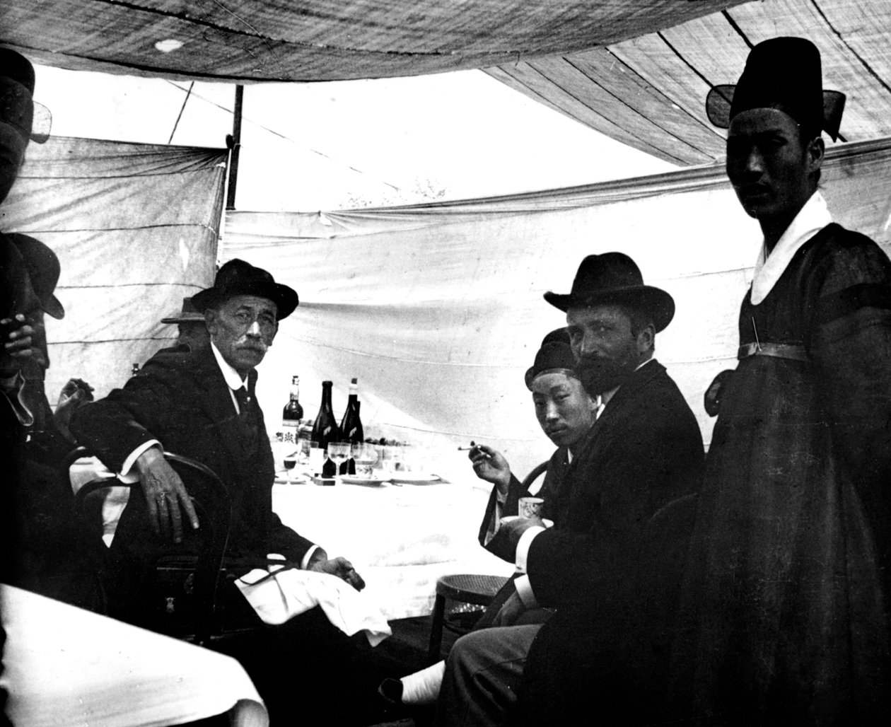 Fest zu Ehren des Kaisers von Japan, Korea, 1900 von Unbekannt