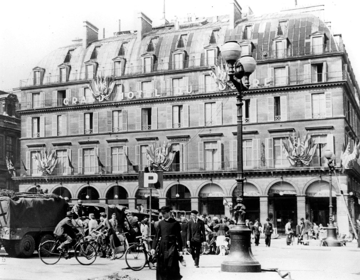 Französische Truppen von General Leclerc im Zentrum von Paris, August 1944 von Unbekannt