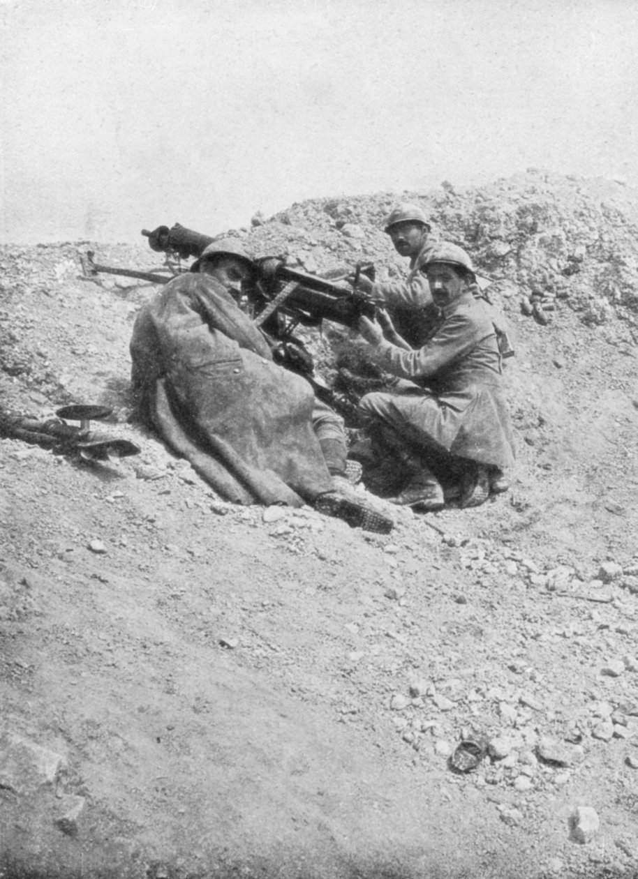 Deutsches Maschinengewehr im Einsatz gegen den Feind, Verdun, Frankreich, 1917 von Unbekannt
