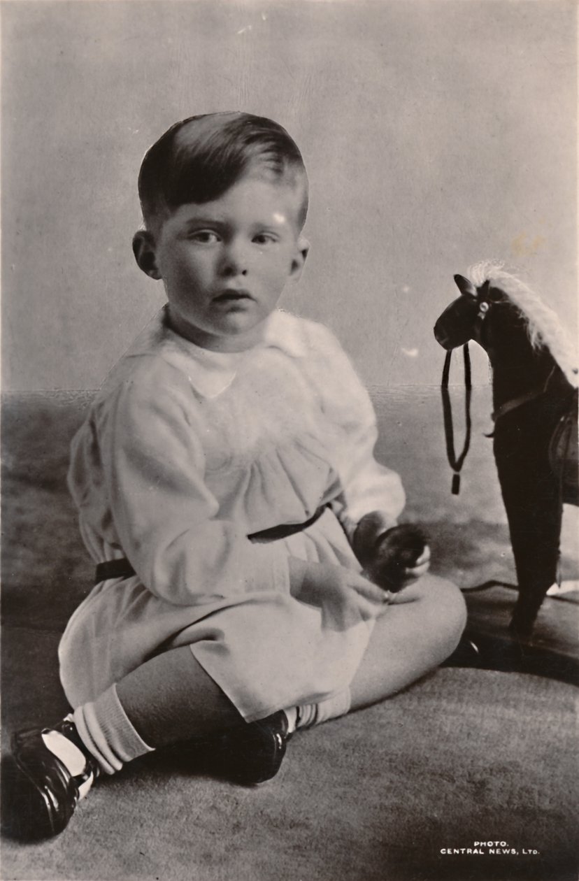 H.R.H. Prinzessin Marys ältester Sohn, Der Ehrenwerte Geo. Henry Hubert Lascelles, ca. 1926 von Unbekannt
