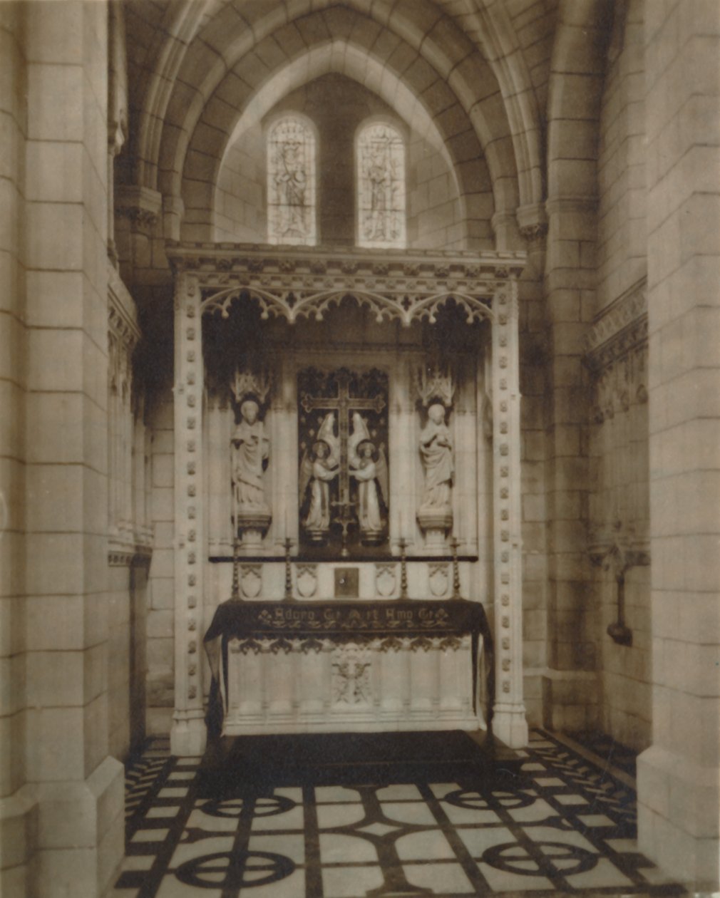 Heilig-Kreuz-Kapelle, Buckfast Abbey, spätes 19. - frühes 20. Jahrhundert von Unbekannt