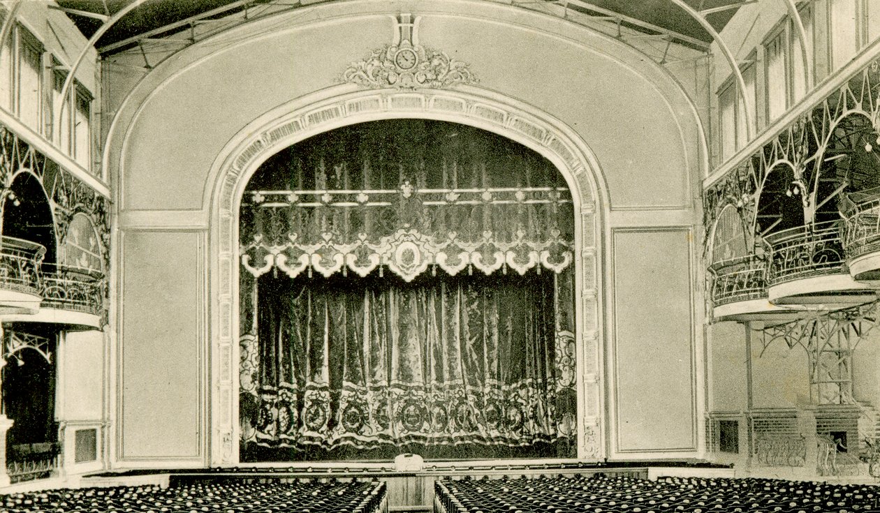 Innenansicht des Theaters im Nikolaus II. Volkshaus, St. Petersburg, Russland, 1900er Jahre von Unbekannt