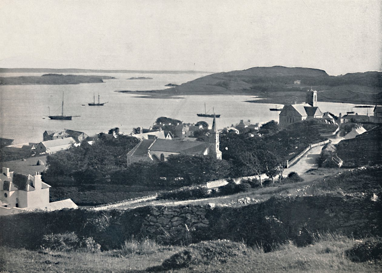Killybegs - Blick über das Dorf und die Bucht, 1895 von Unbekannt