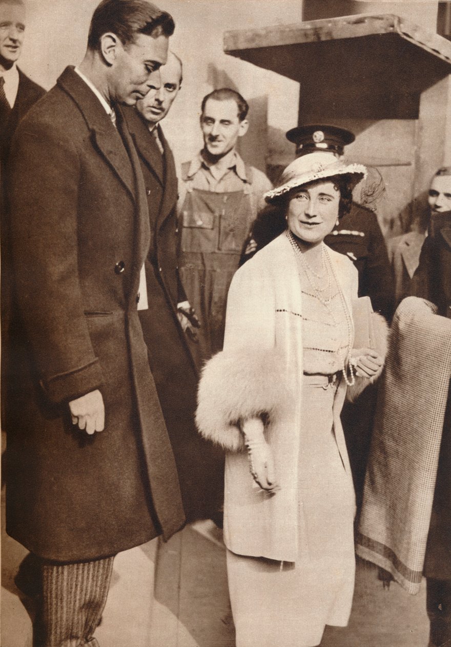König George VI. und Königin Elizabeth verlassen eine Probe ihrer Krönung von Unbekannt