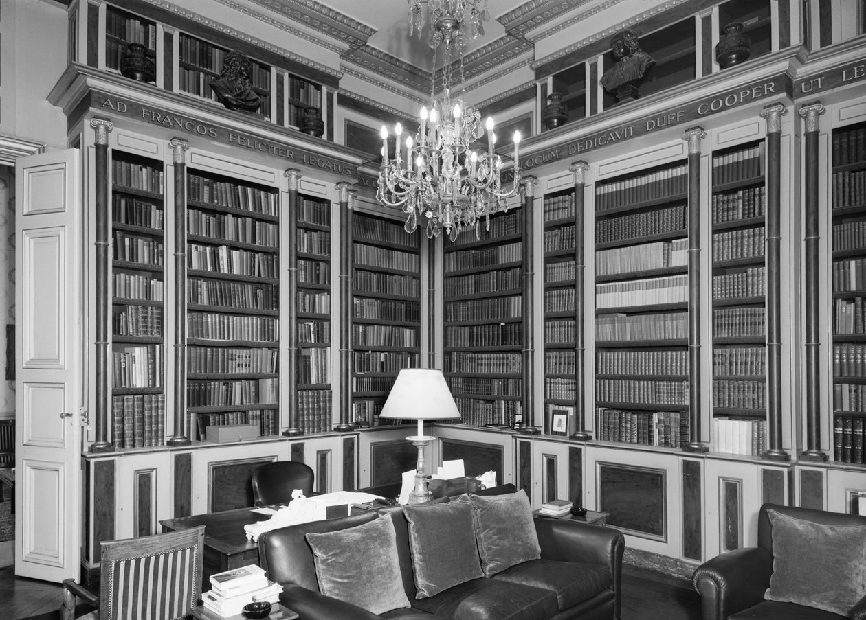 Bibliothek, Britische Botschaft Hotel de Charost 39 Rue de Fauborg Saint Honore, Paris, Frankreich von Unbekannt