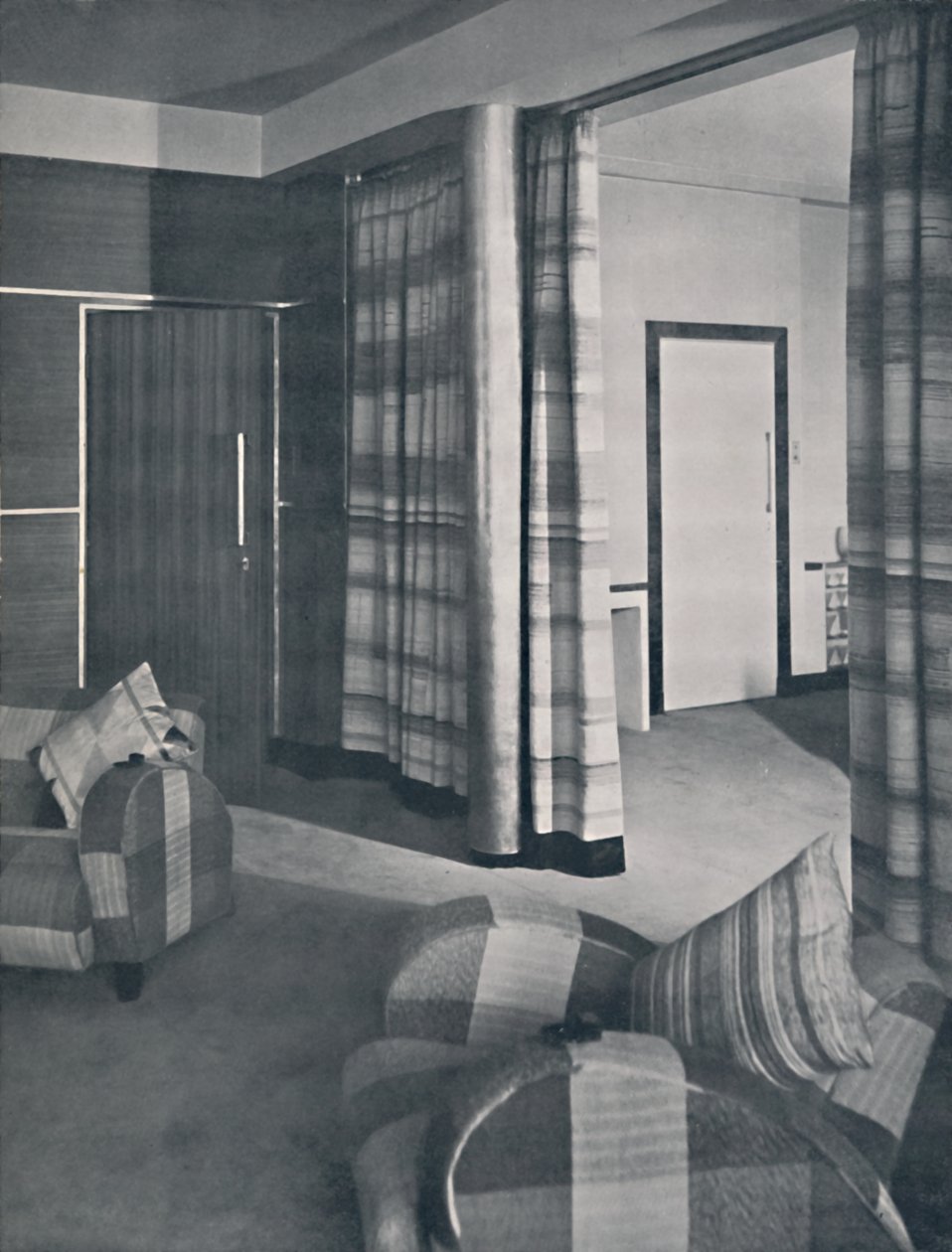Wohnzimmer in einem Londoner Haus, entworfen von Raymond McGrath, A.R.I.B.A., 1936 von Unbekannt