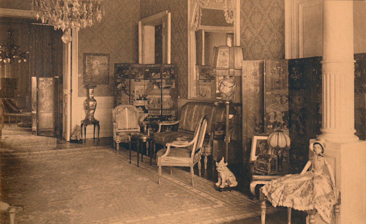 Louis XVI Zimmer in der kubanischen Botschaft in Brüssel, Belgien, 1927 von Unbekannt