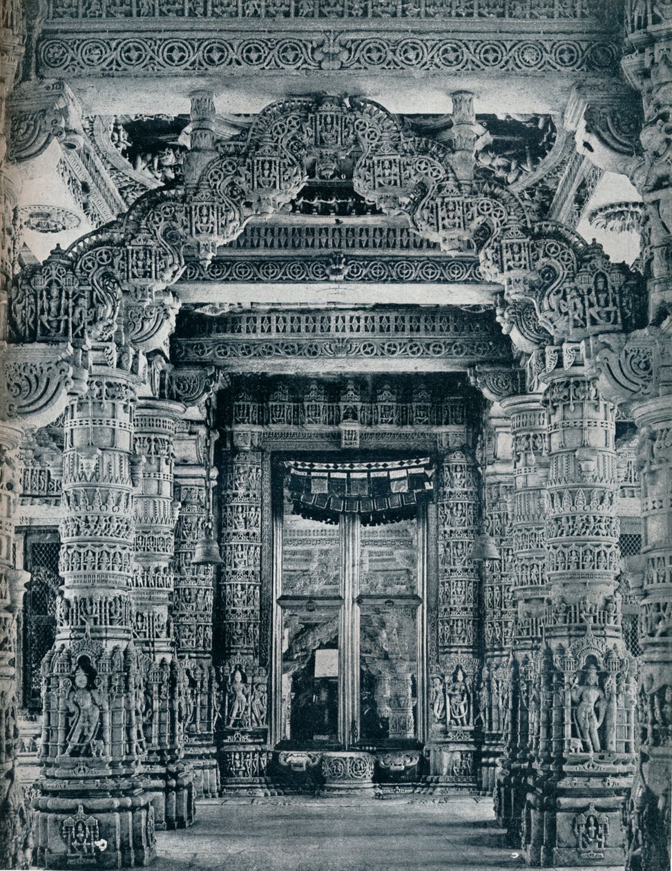 Marmorskulptur am Eingang zu einem Jain-Tempel in Dilwara, Mount Abu, um 1100 von Unbekannt