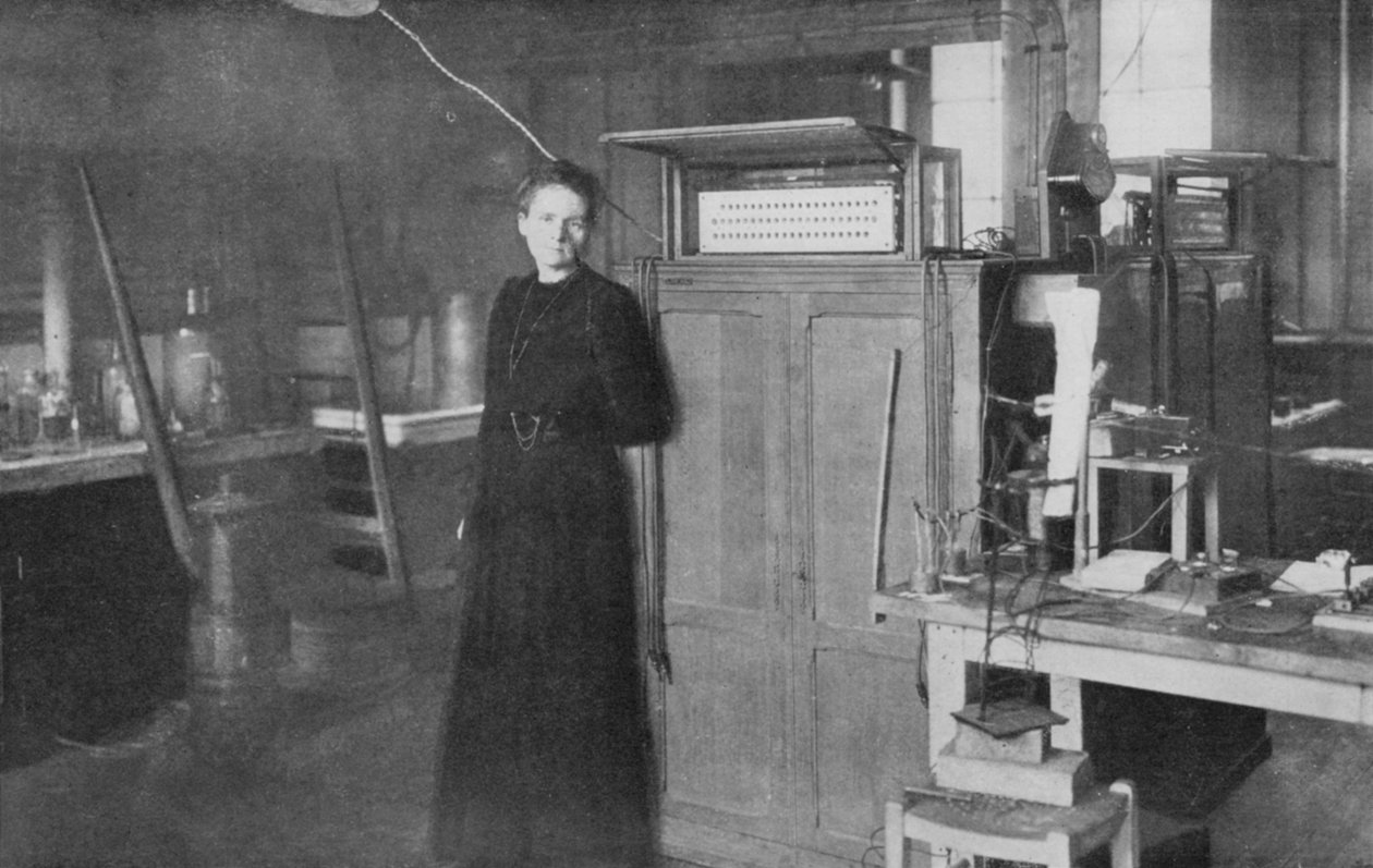 Marie Curie, polnisch-französische Physikerin, in ihrem Labor von Unbekannt