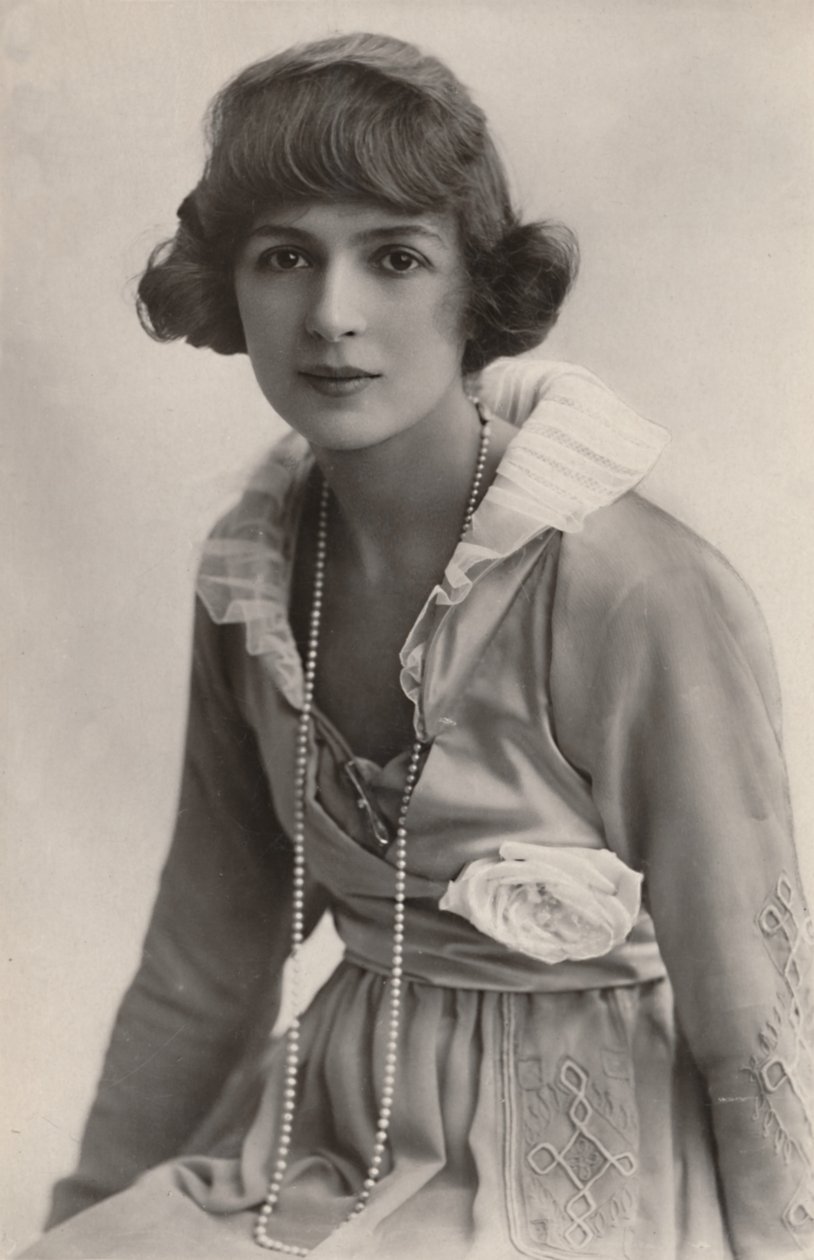 Miss Julia James, 1890-1964, um 1930 von Unbekannt