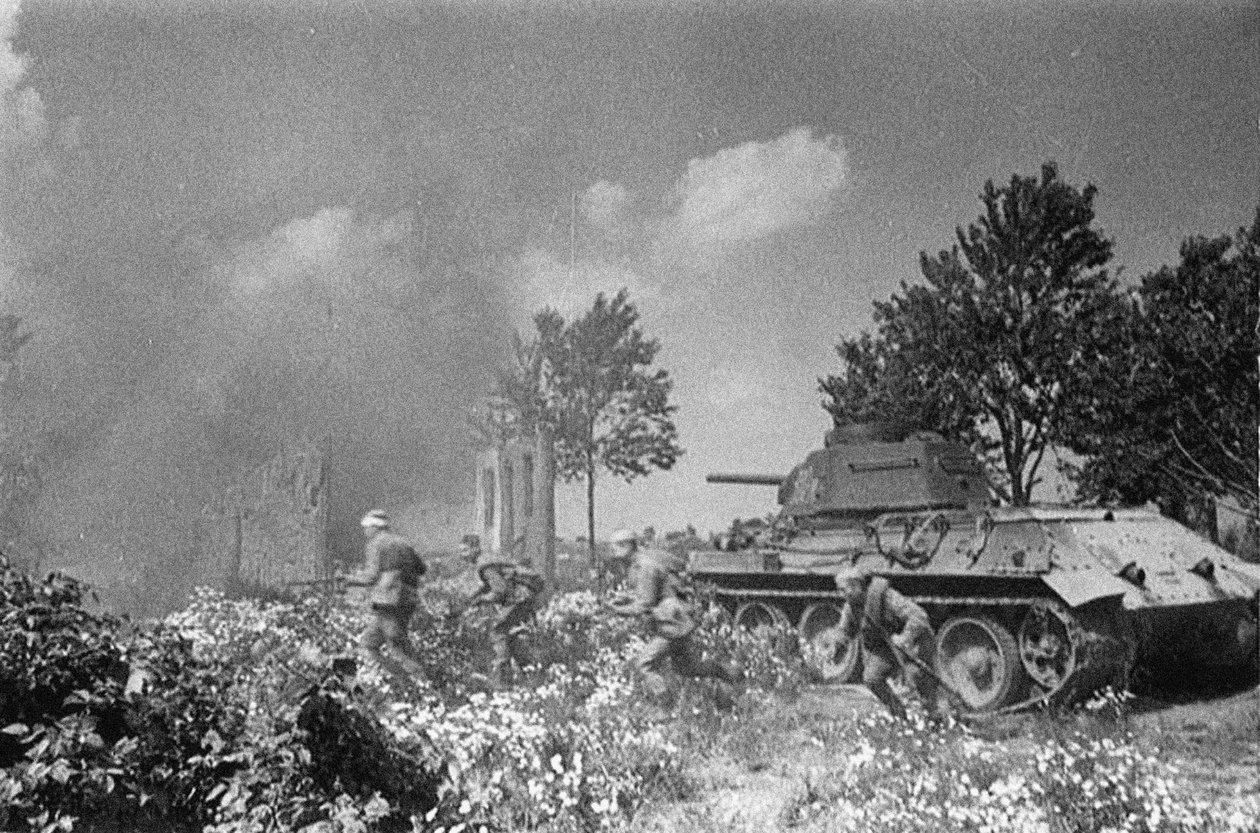 Operation Kutuzov. Sowjetische Truppen folgen ihren Panzern in der Nähe von Orel von Unbekannt