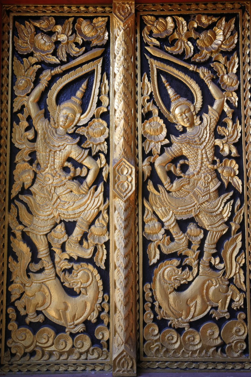 Verzierte Tempeltür im Wat Chedi Luang, Chiang Mai, Thailand von Unbekannt