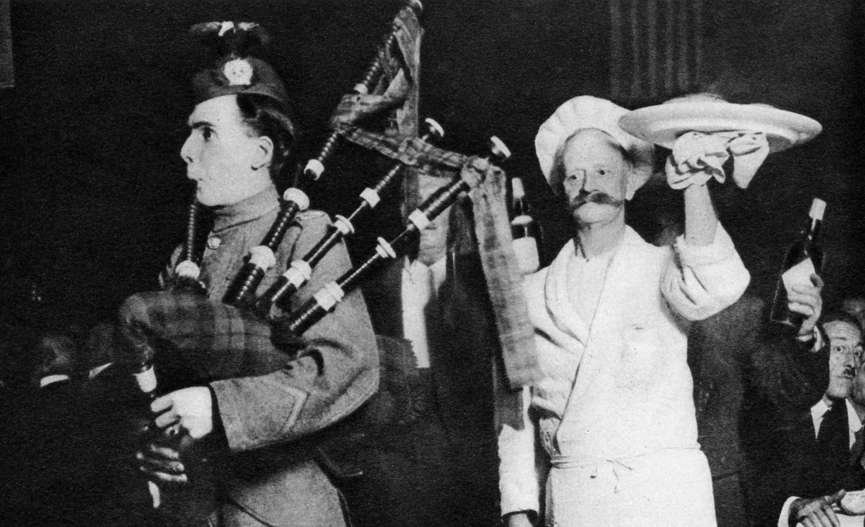 Präsentation des Haggis bei einem kaledonischen Bankett, London, 1926-1927 von Unbekannt