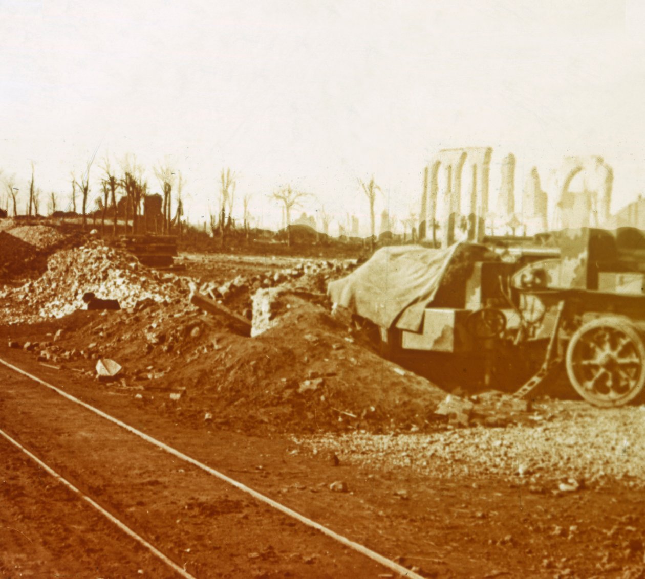 Eisenbahnlinien im Dorf Noordschote, Flandern, Belgien, ca. 1914-1918 von Unbekannt