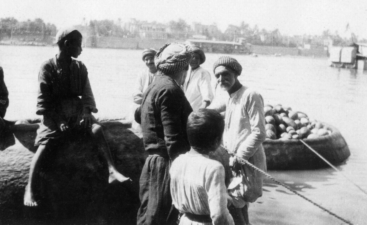 Flussboote beladen mit Melonen, Tigris, Bagdad, Irak von Unbekannt