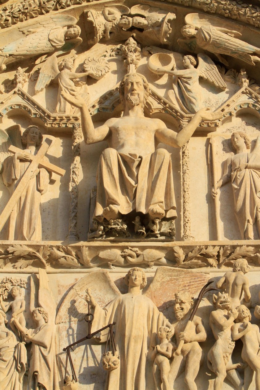 Skulptur des sitzenden Christus auf einem Thron. Das Jüngste Gericht. Tympanon des westlichen Zentralportals von Unbekannt