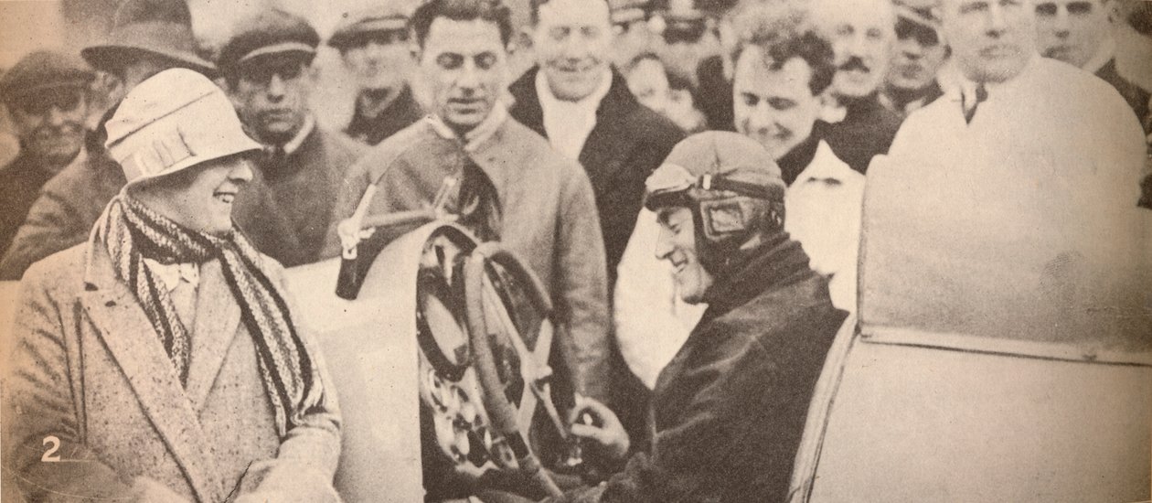 Vorführung des Antriebsmechanismus für interessierte Zuschauer, um 1927, 1935 von Unbekannt