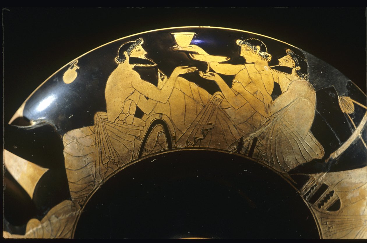 Symposionsszene auf einer rotfigurigen attischen Kylix, Weinkelch, 5. Jahrhundert v. Chr. von Unbekannt