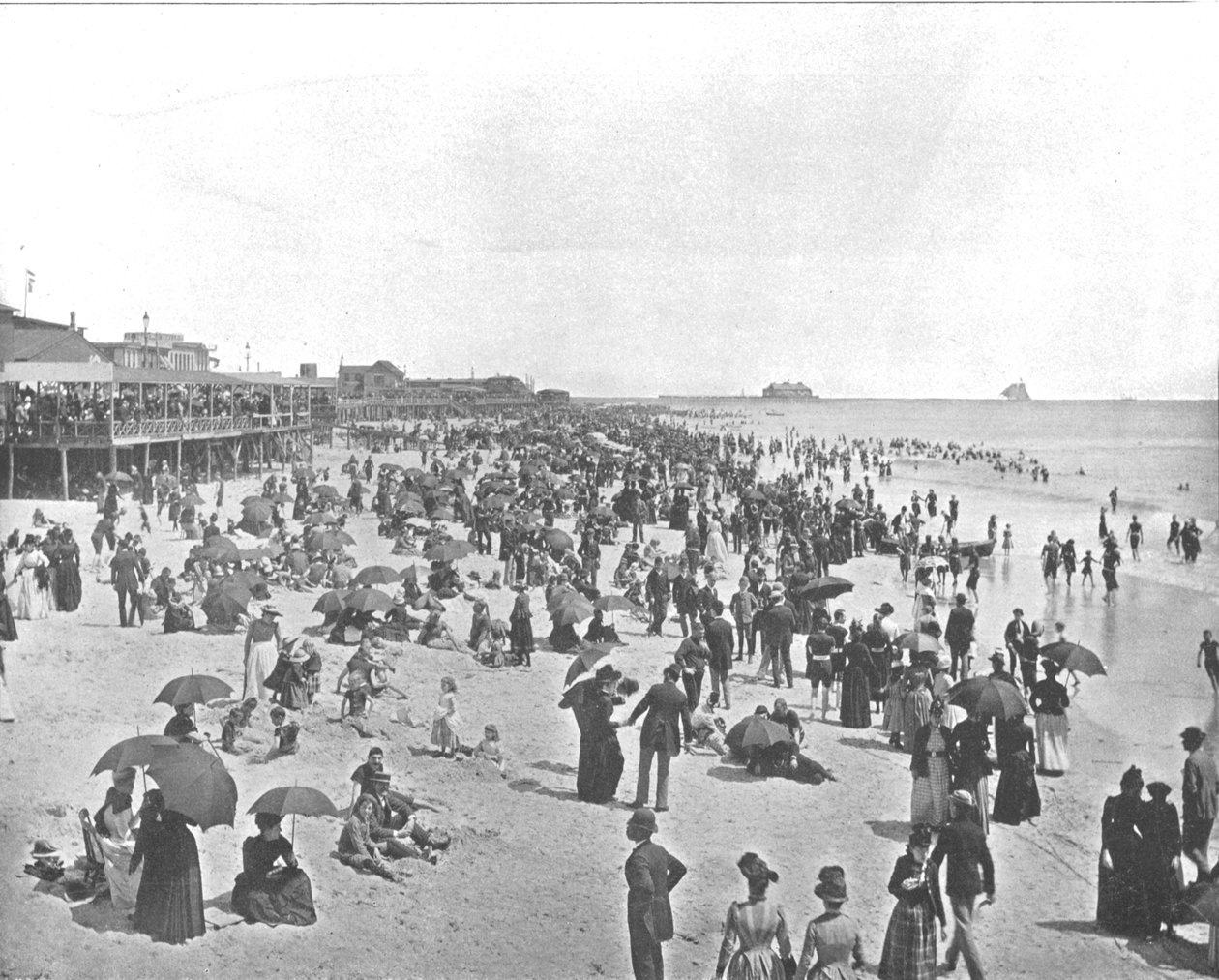 Der Strand von Atlantic City, New Jersey, USA, um 1900 von Unbekannt