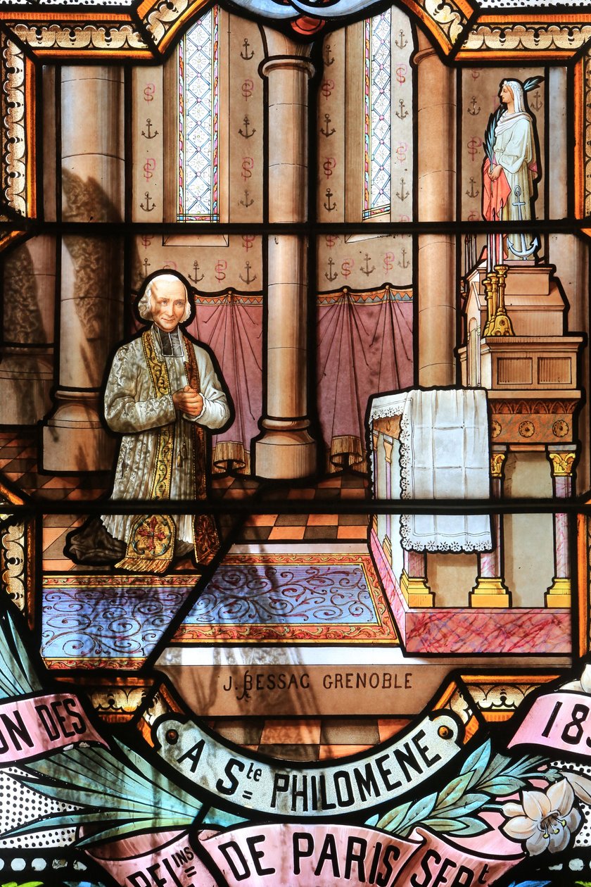 Der Pfarrer von Ars. Jean-Baptiste-Marie Vianney. St. Johannes Vianney. Glasfenster. Heiligtum Unserer Lieben Frau von La Salette, La Salette-Fallavaux, Frankreich von Unbekannt