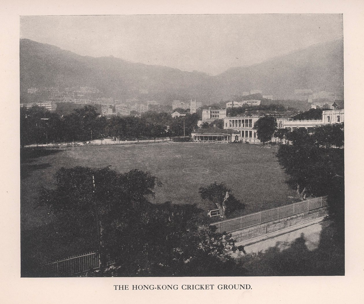 Der Hong Kong Cricket Ground, 1912 von Unbekannt