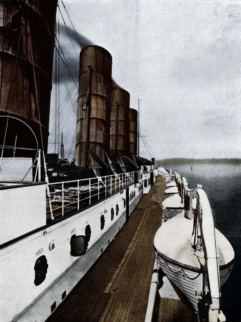 Das Bootsdeck der Lusitania, mit Rettungsbooten, 1915 von Unbekannt