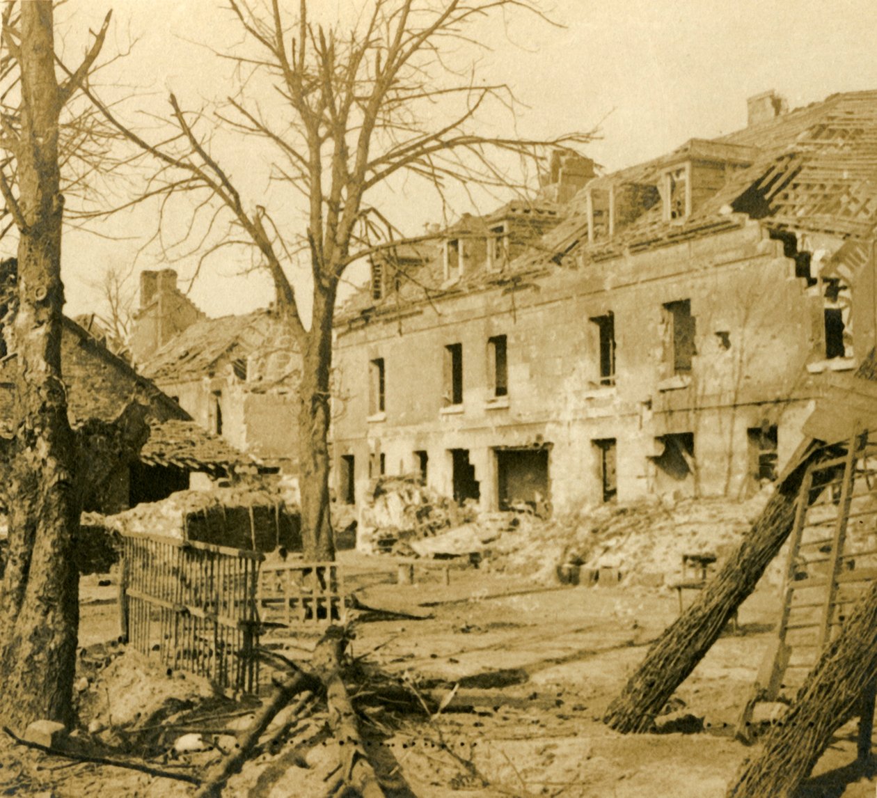 Die Glashütte in Soissons, Nordfrankreich, ca. 1914-1918 von Unbekannt