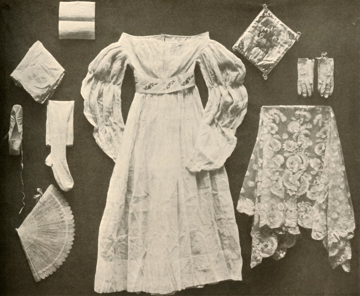 Hochzeitskostüm von Miss Sara Hayes, aus Philadelphia, ca. 1750 von Unbekannt