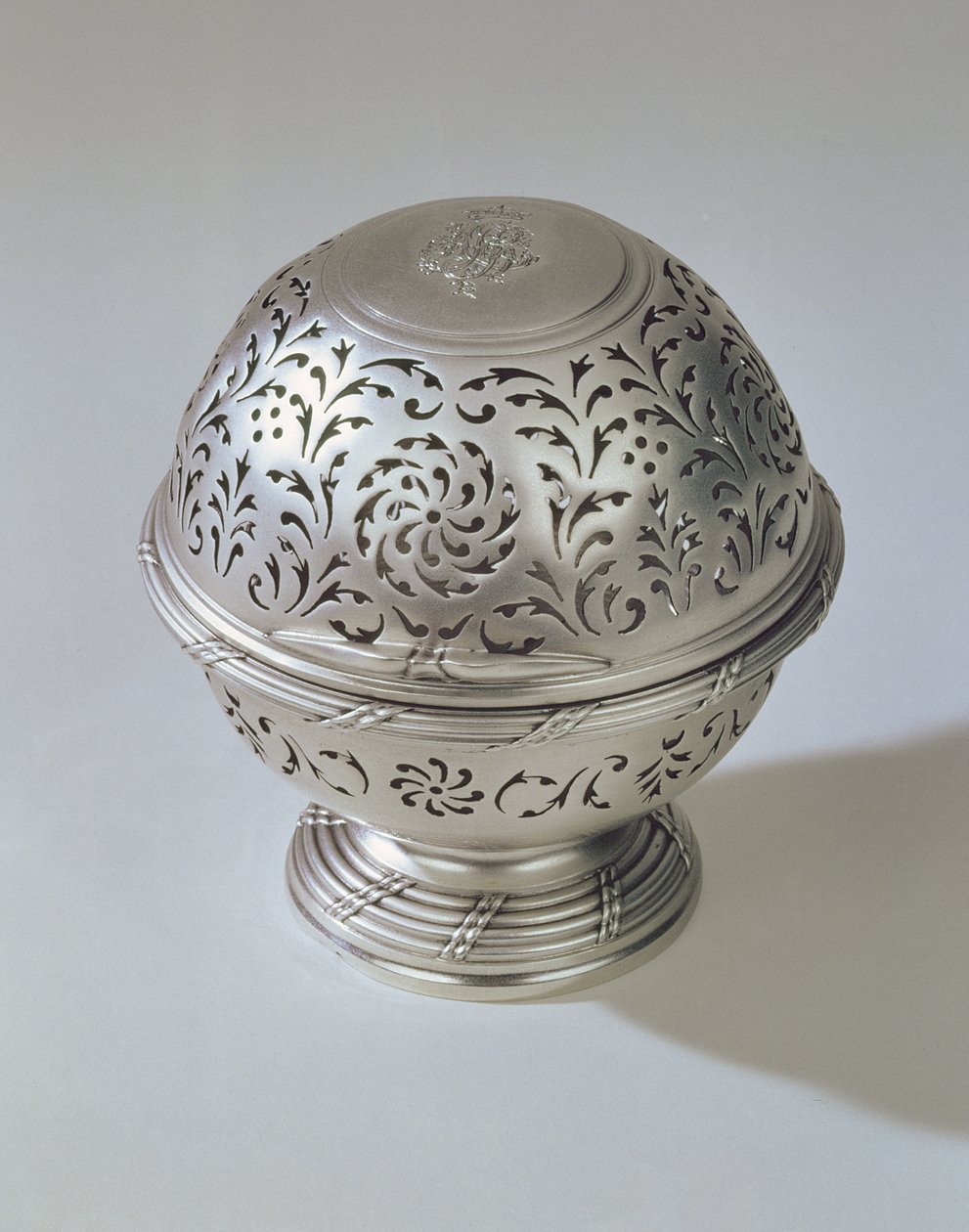 Seifenkiste, Teil eines Sets mit Kanne und Becken, von Francis Riel, Paris, 1771 von Unbekannt Unbekannt