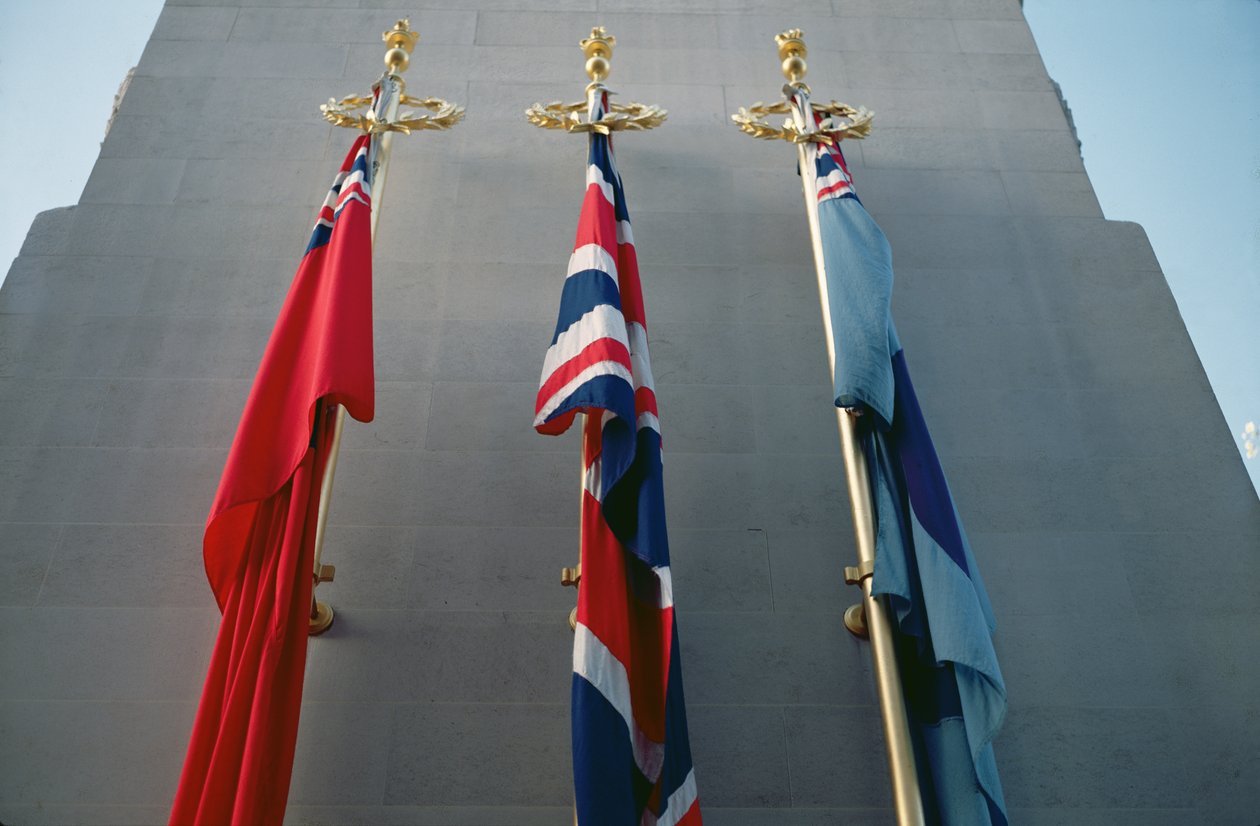 Union Jacks am Cenotaph, London von Unbekannt Unbekannt