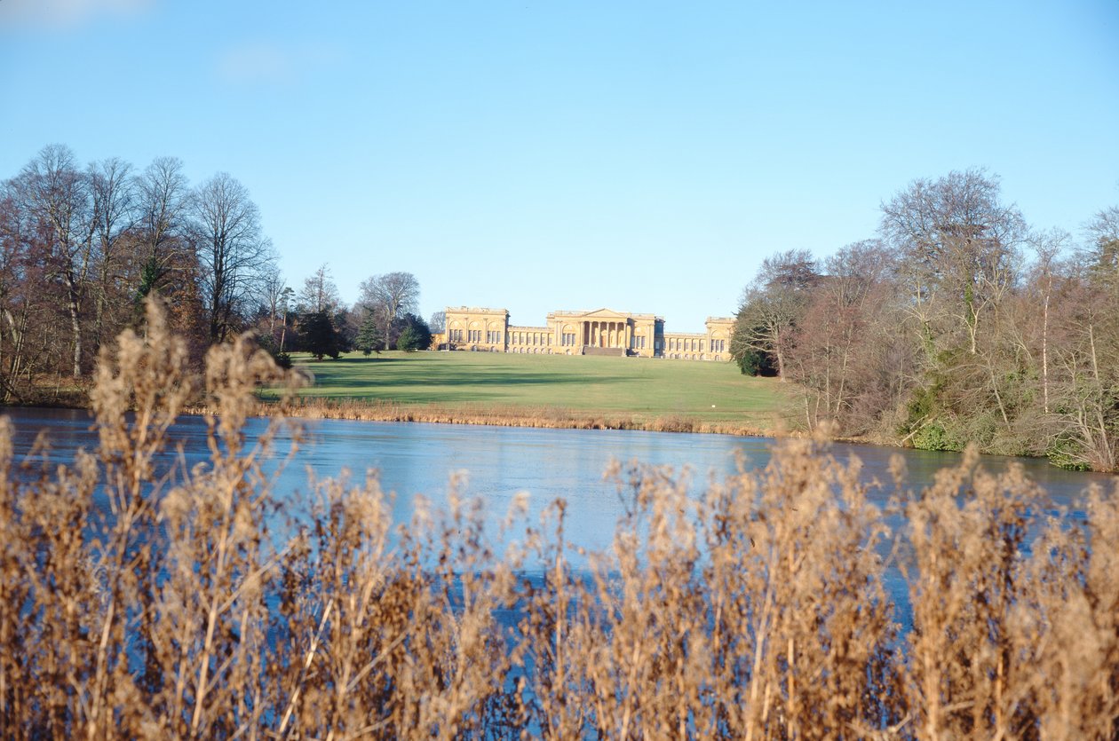 Ansicht vom See des Hauses, erbaut von Sir John Vanbrugh und Park gestaltet von Capability Brown von Unbekannt Unbekannt