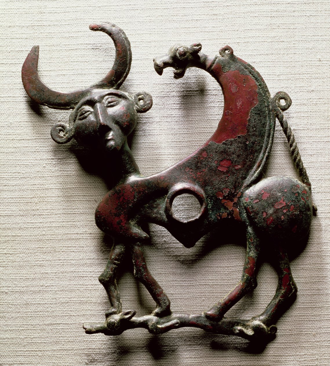 Wangenstück eines Pferdegebisses in Form eines menschenköpfigen Tieres, aus Luristan, Westiran, ca. 800-700 v. Chr. von Unbekannt